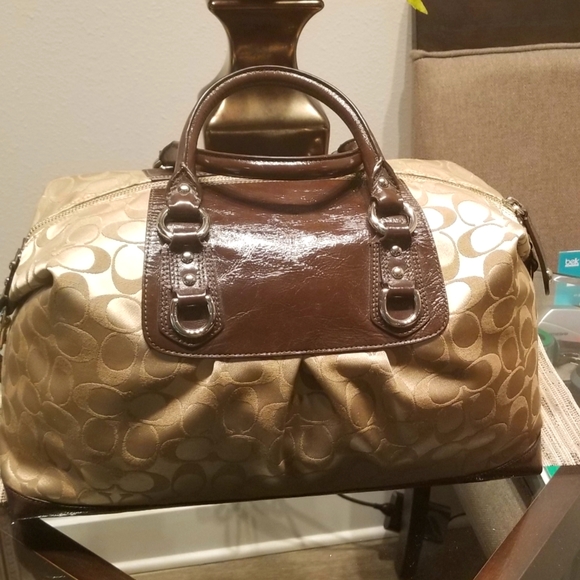 Coach Ashley large signature satchel. Khaki with mahogany. - Picture 2 of 5